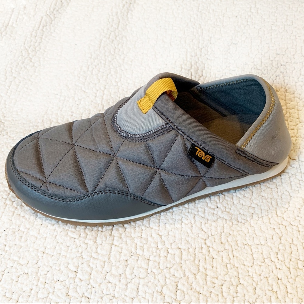 Teva Ember Moc Smoke Grey Slip On Shoe Loafer Big Kid Size 4